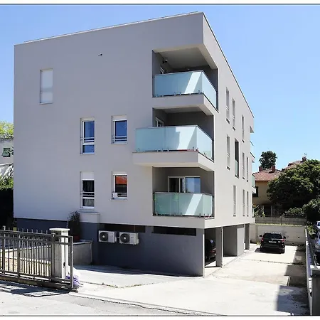 Amalija Apartment Split Exterior photo